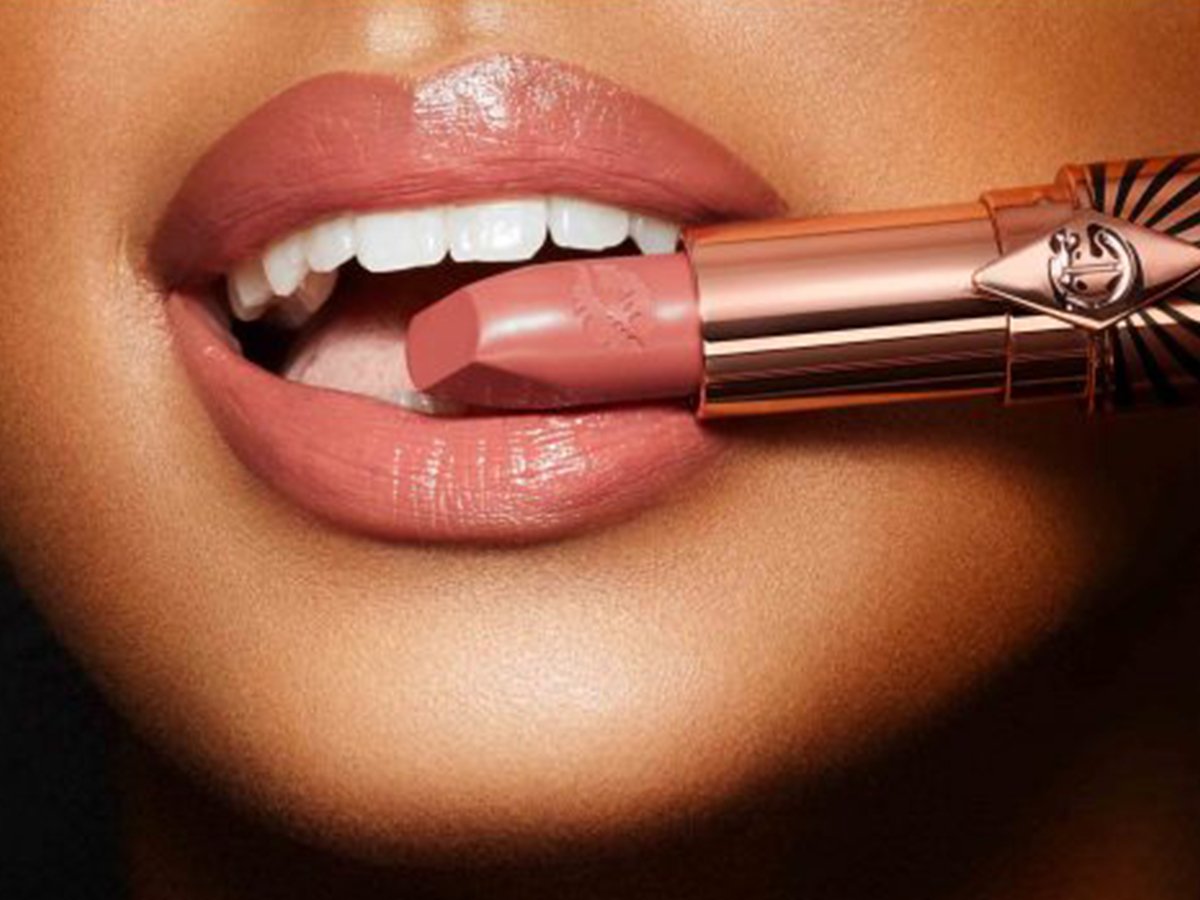 In Love With Olivia Hot Lips 2 Lipstick