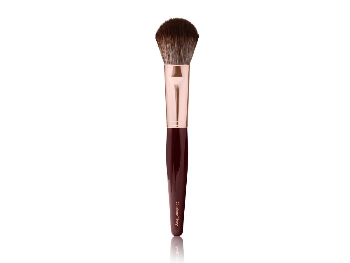 bronzer brush packshot